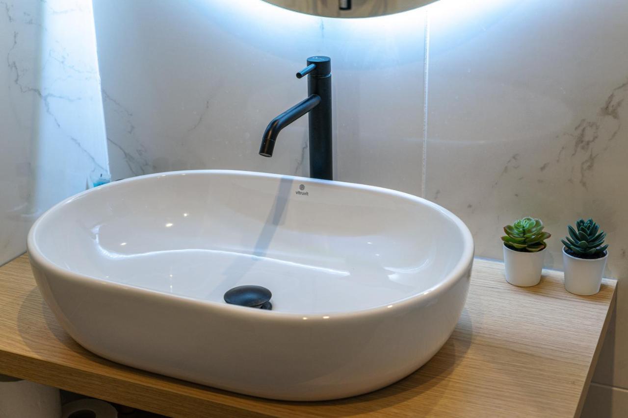 Majestic Flat With Huge Terrace In The City Center Atenas Exterior foto